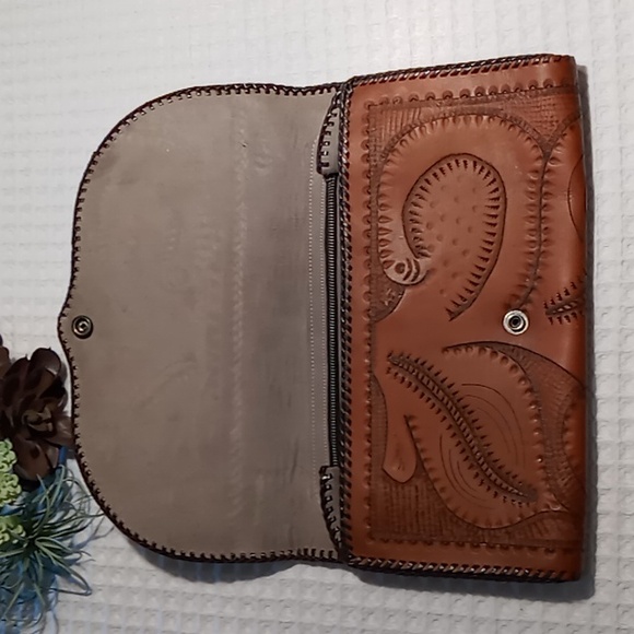 Handcrafted Hand Tooled Leather Clutch Chestnut Brown Tropical Leaf Design - Picture 4 of 13